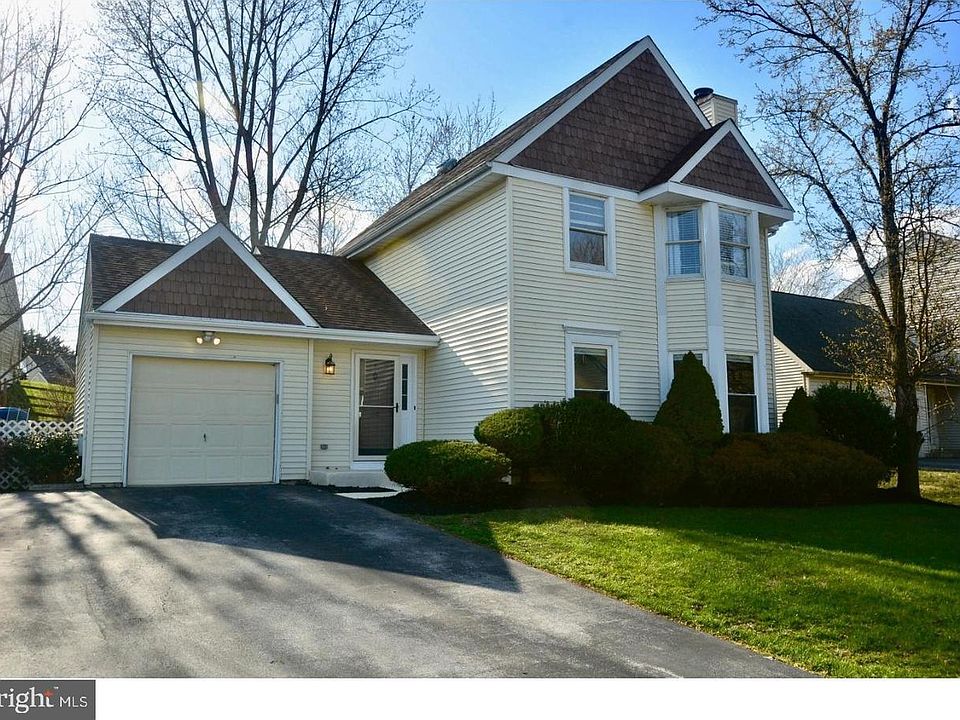 1st image of 24 Yosemite Dr