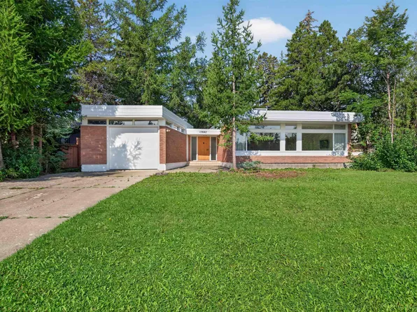 13842 Ravine Dr NW, Edmonton, AB T5N 3M1