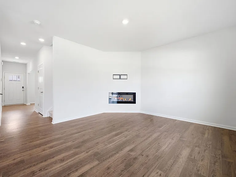 560 Country Oak Dr — Photo 12