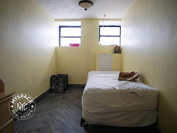 4th image of 129 Putnam Ave #Basement