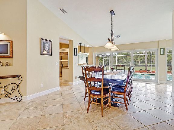 5th image of 6911 Livingston Woods Ln