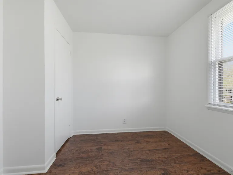 731 McPherson Dr — Photo 15