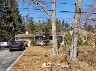 319 Locust Dr, Rocky Point, NY 11778