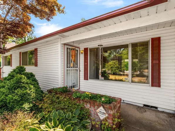 11064 SE Market St, Portland, OR 97216