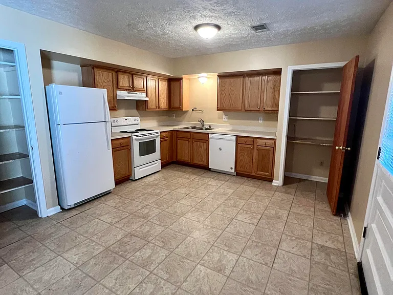 3327 Wood Valley Ct — Photo 10