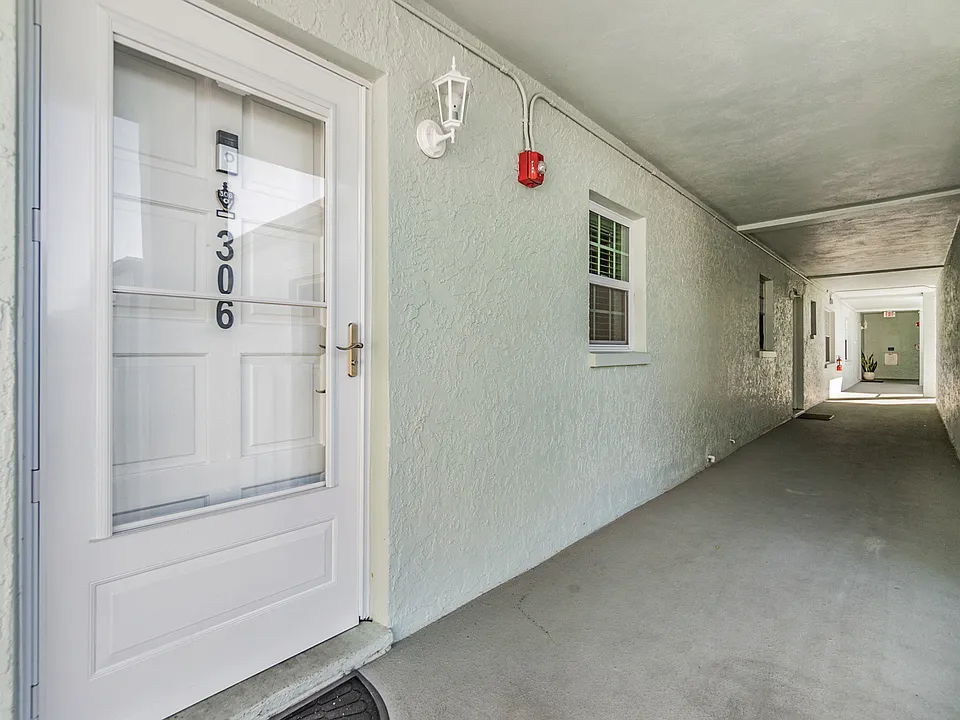 701 Poinsettia Rd #306