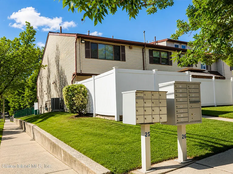 10 Pratt Ct — Photo 29