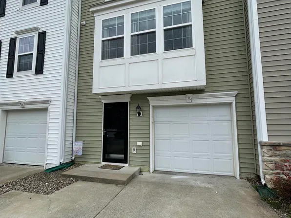 107 Pine Ln, Morgantown, WV 26508