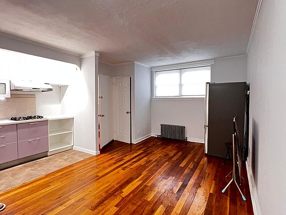 4th image of 8867 18th Ave Floor 1