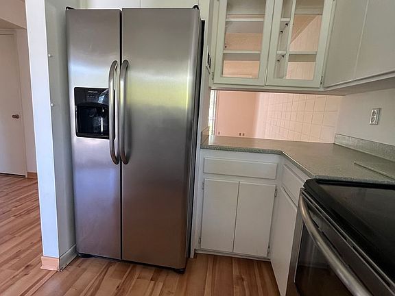 3rd image of 854 Twin Pines Cir APT 12
