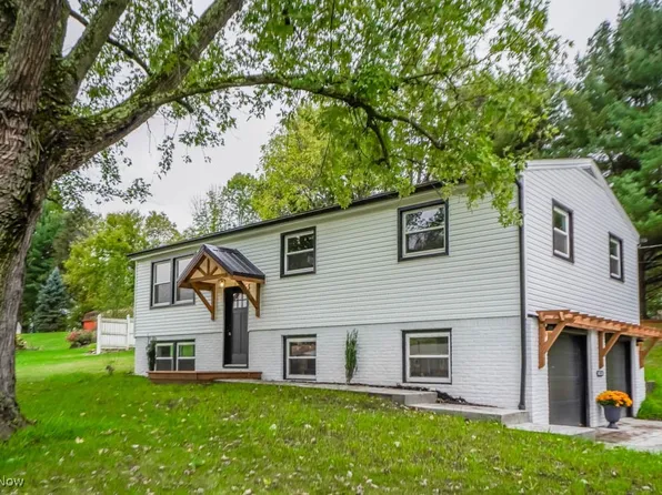 1399 Devon Dr NW, North Canton, OH 44720