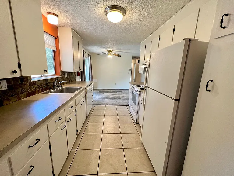 1707 College Pl — Photo 15