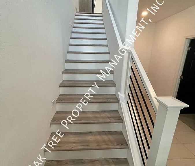 2747 E Tamarind Dr — Photo 8