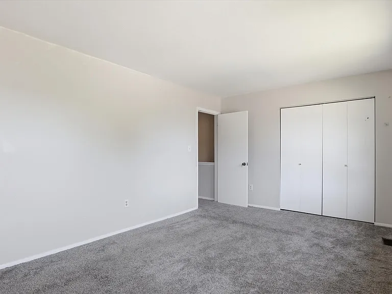 663 Johahn Dr — Photo 10