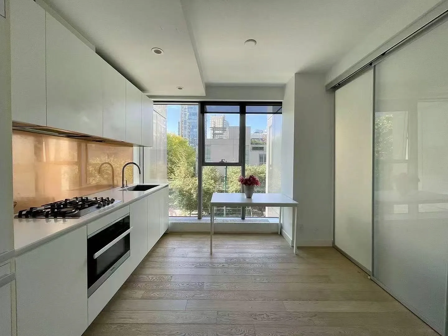 1 bed, 400 sqft, $3,500 — Photo 3