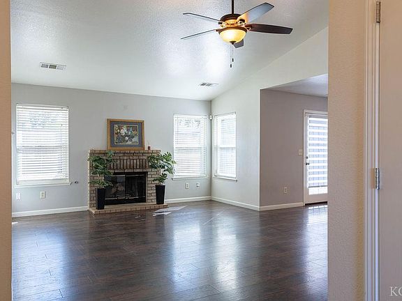2nd image of 921 W Terrace Dr