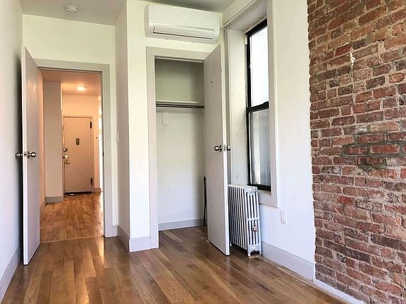 4th image of 1439 Bedford Ave #2