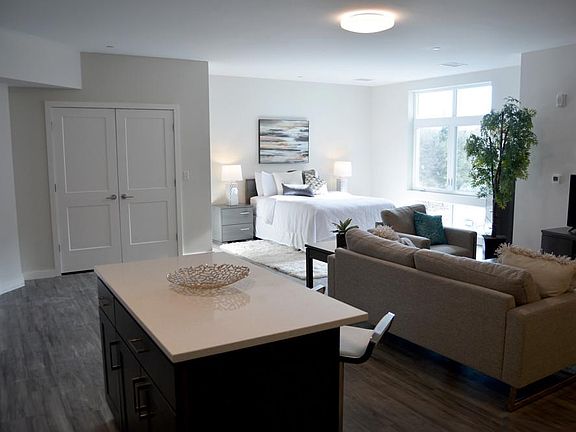 4th image of 12 Park Row W #18
