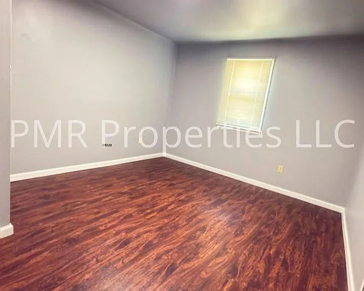1407 NW Lake Ave — Photo 4