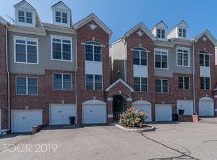 9 Rhodes Ct #105, Hawthorne, NJ 07506