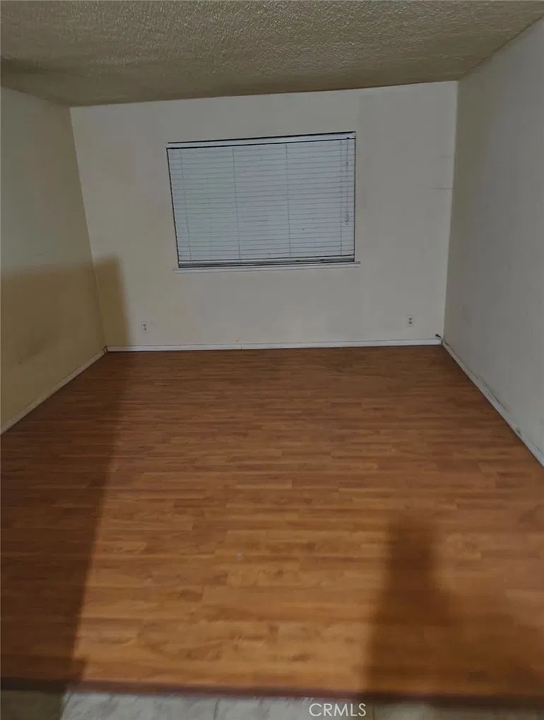 3 bed, 1322 sqft, $1,995 — Photo 3