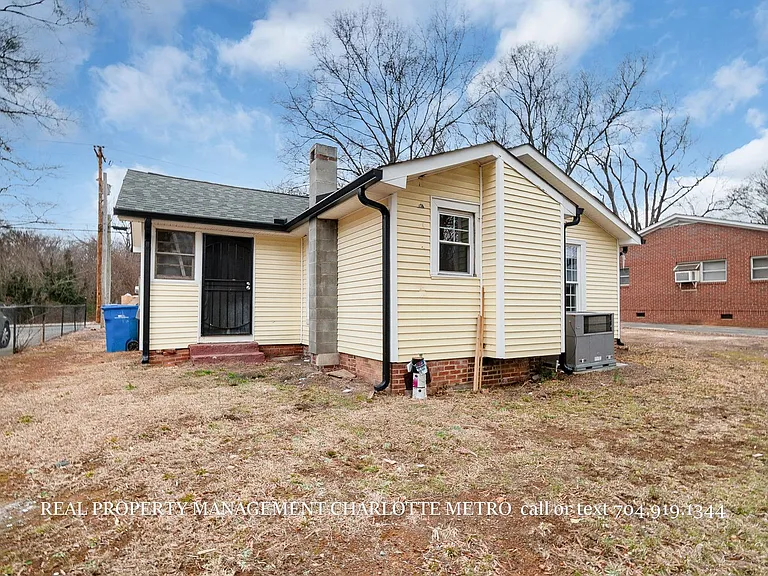 307 Leonard Ave — Photo 27