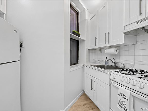 5th image of 169 Allen Street #4A