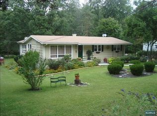 166 Page Dr, Oakland, NJ 07436