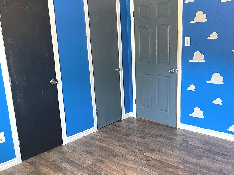 3921 Avenue H — Photo 15