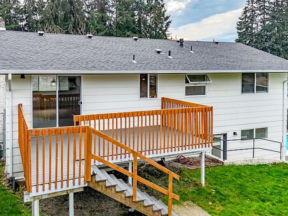 4th image of 11203 108th Street SW