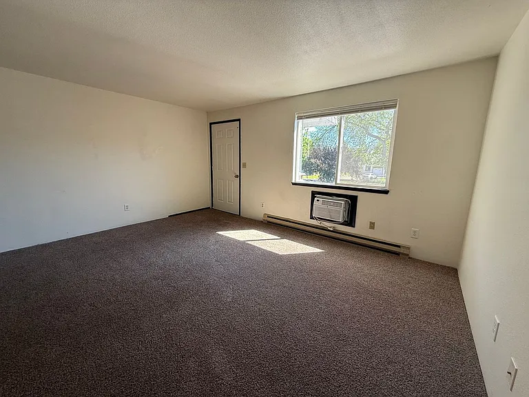 23 SE 10th St #7 — Photo 2