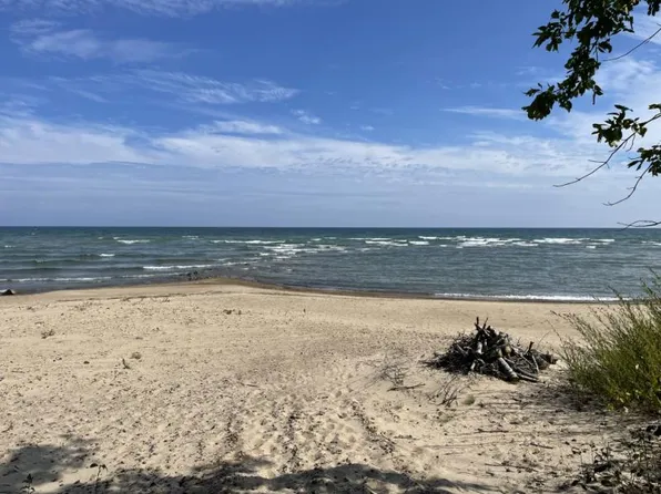 2429 Lakeside Dr, Harbor Beach, MI 48441