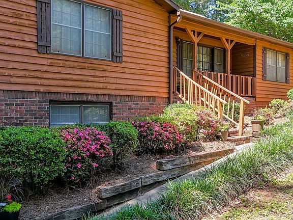 5th image of 328 Lake Forest Dr