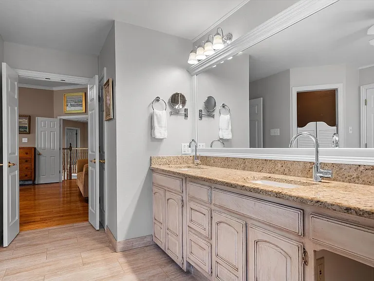 3933 Bordeaux Cir — Photo 19