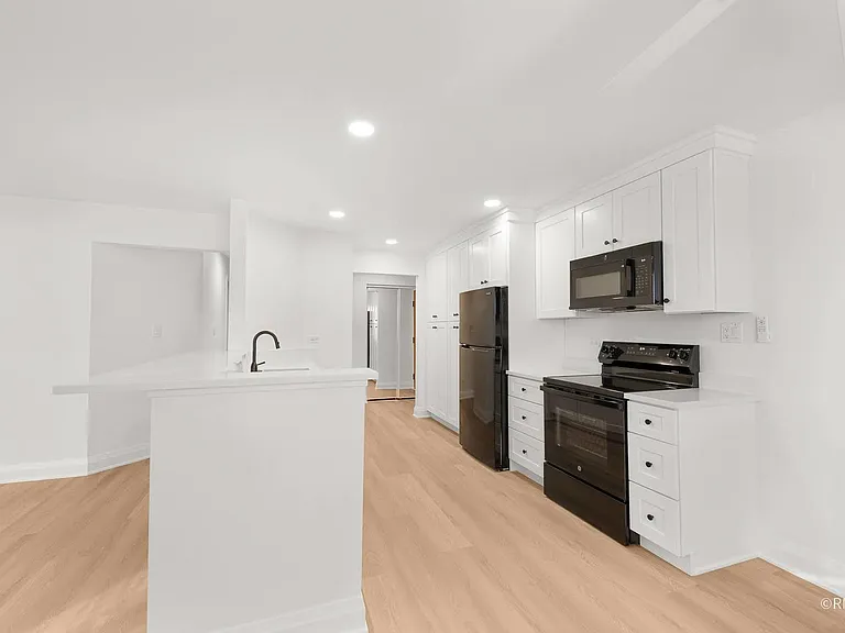 226 S Rush St #2A — Photo 5