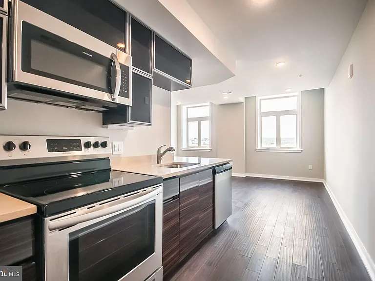 1 W Main St #35 — Photo 2