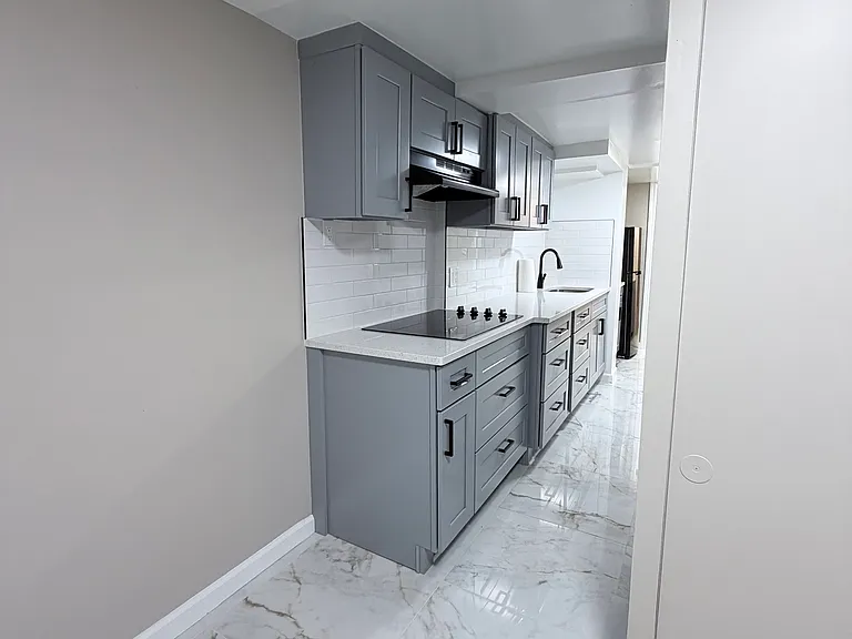 11 John Ave — Photo 8