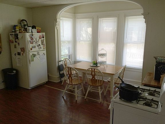 Eat-In Kitchen - 2nd Floor