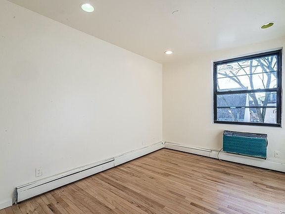 4th image of 90-22 161st St Floor 3
