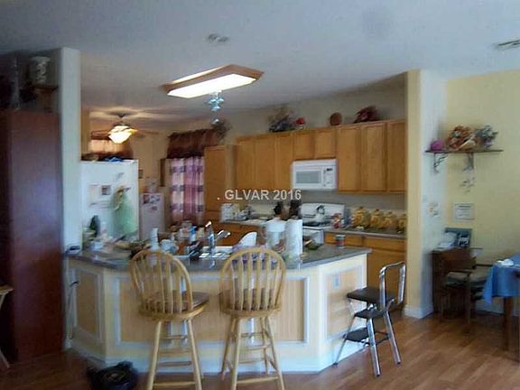 3rd image of 44 La Laguna St