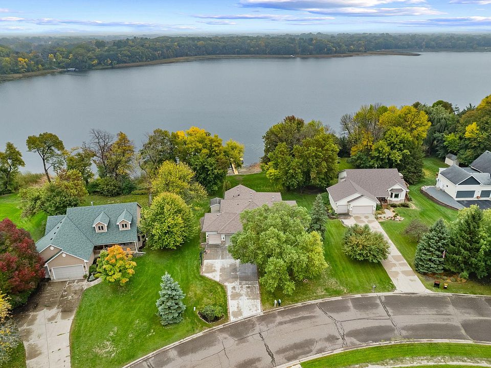 1st image of 28329 Lakeside Ln