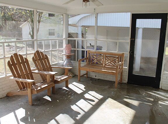 3rd image of 704 N Shore Dr