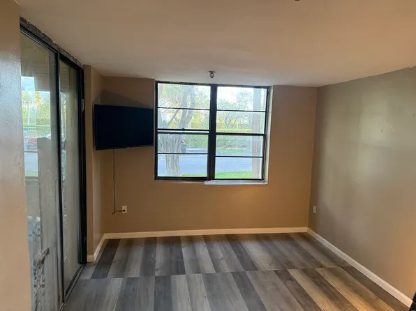 (undisclosed Address), North Miami Beach, FL 33179