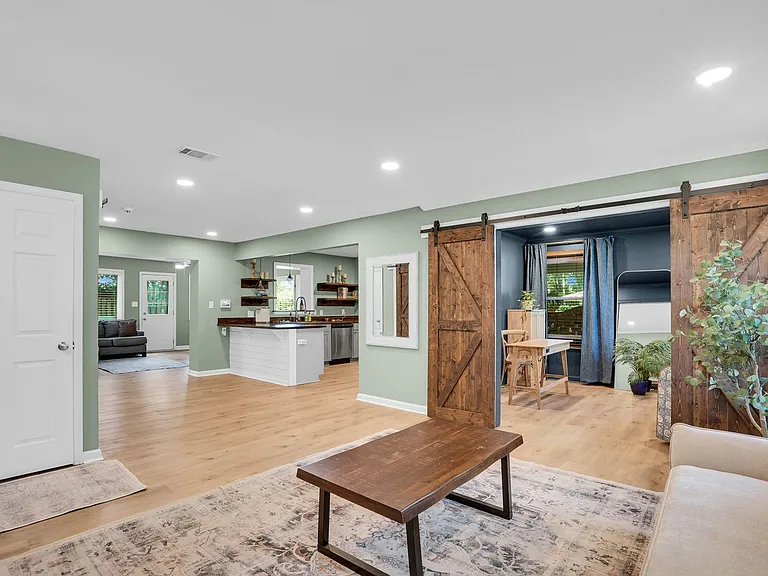 9 Hillyer Dr — Photo 6