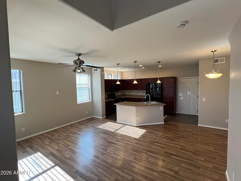 123 N Washington St #43 — Photo 2