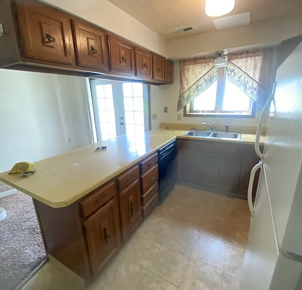 337 Aristocrat Dr — Photo 12