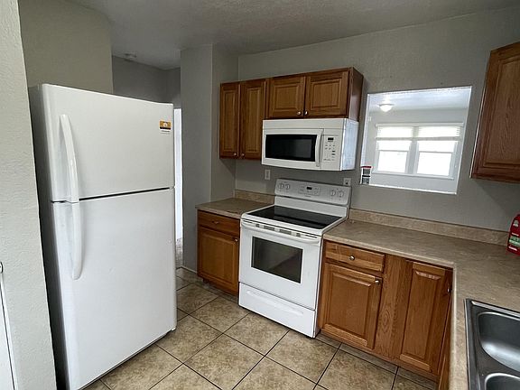 5th image of 1112 7th St Unit 1