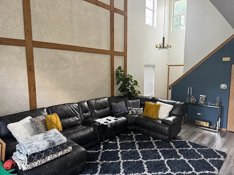 2444 Oak Tree Ln — Photo 10