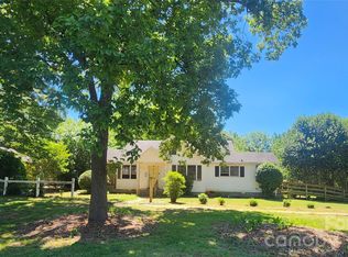 5510 Allen Rd E, Charlotte, NC 28269