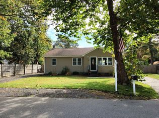 84 Martin St, Buzzards Bay, MA 02532